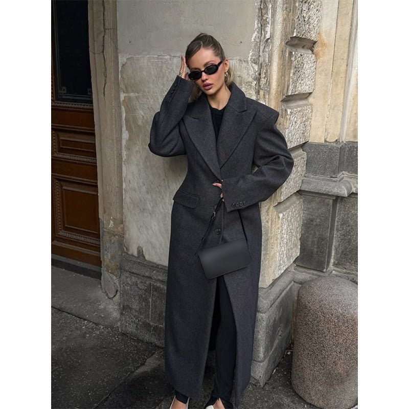 Women's Maxi Wool Coat with Oversized Cut and Structured Shoulder Area Chichicherry - Chichicherry