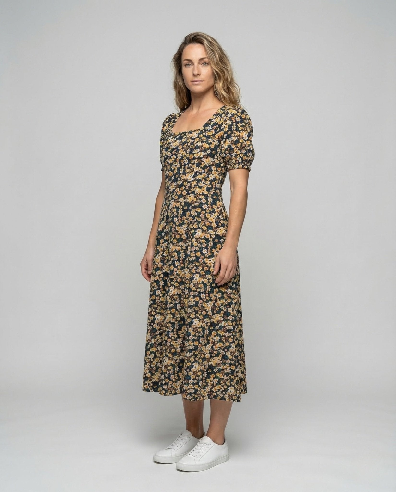 Women's Midi Dress Flowers Puff Sleeves - Chichicherry