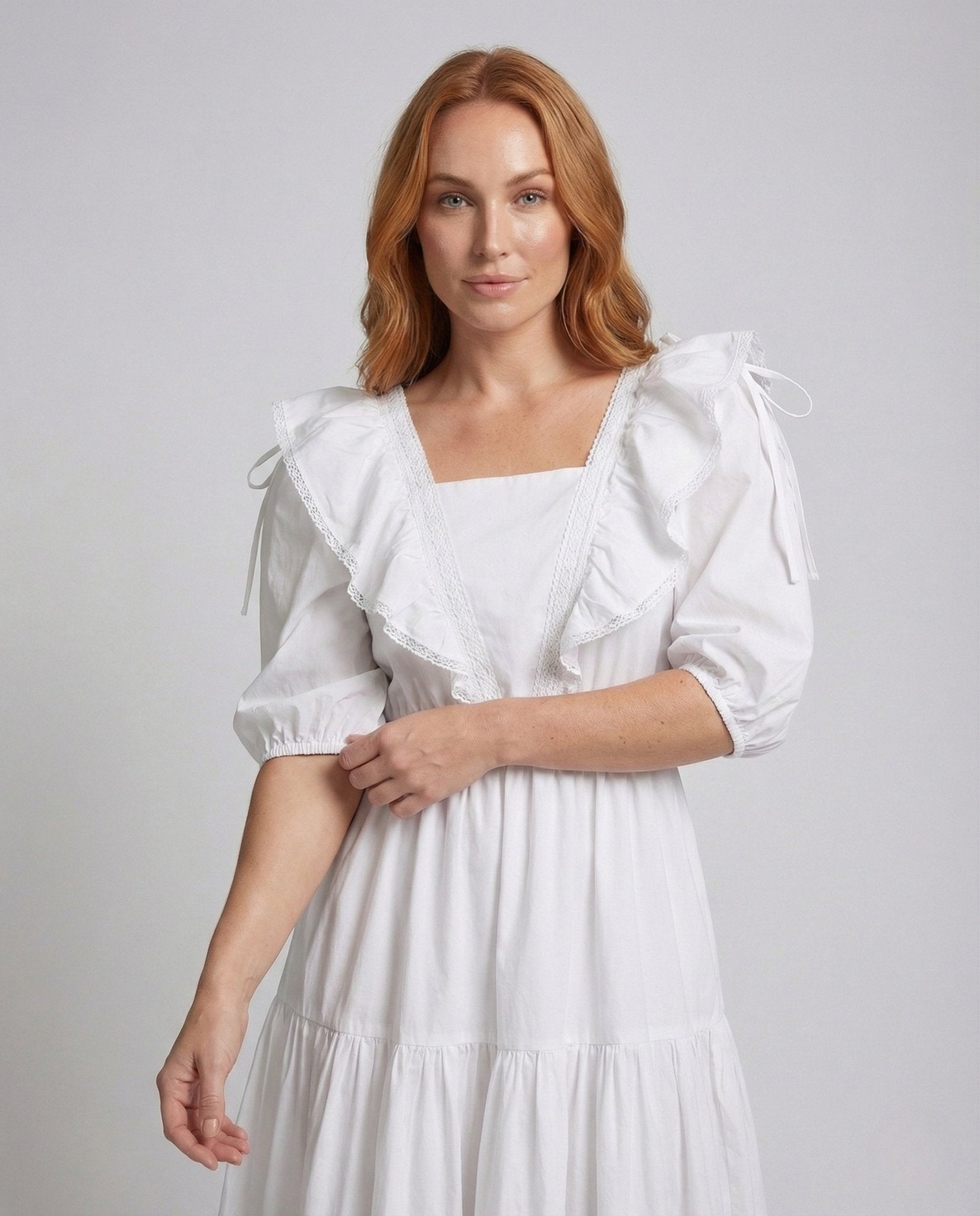Women's midi dress with ruffled collar - Chichicherry
