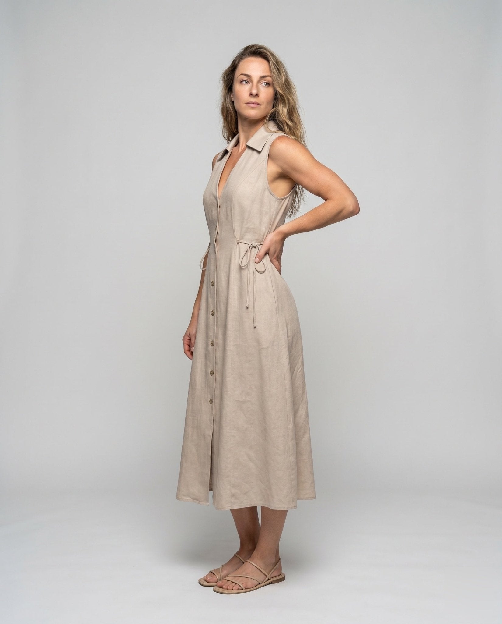 Women's midi dress with tailored fit and fashionable button details - Chichicherry