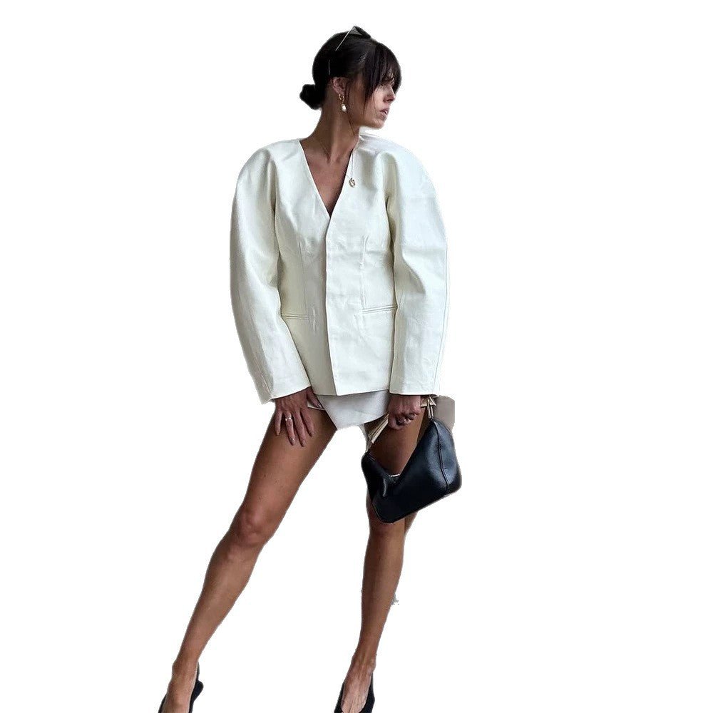 Women's Oversize Blazer with distinctive shoulder and open V-front Chichicherry - Chichicherry