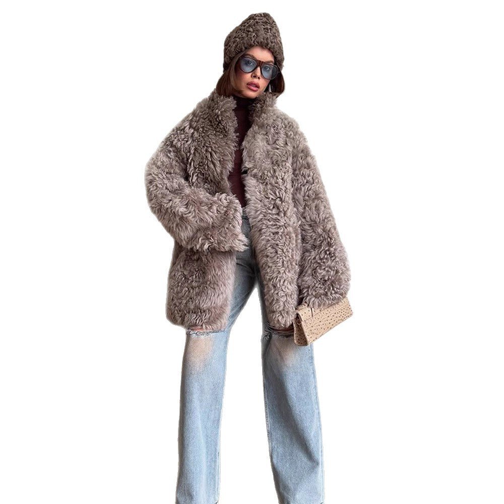 Women's Oversize Faux Fur Coat with Curly Teddy Look and Wide Boxy Silhouette Chichicherry - Chichicherry