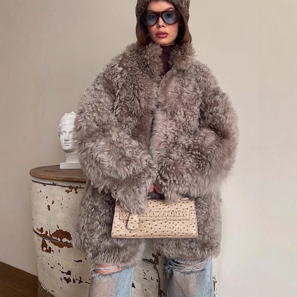 Women's Oversize Faux Fur Coat with Curly Teddy Look and Wide Boxy Silhouette Chichicherry - Chichicherry