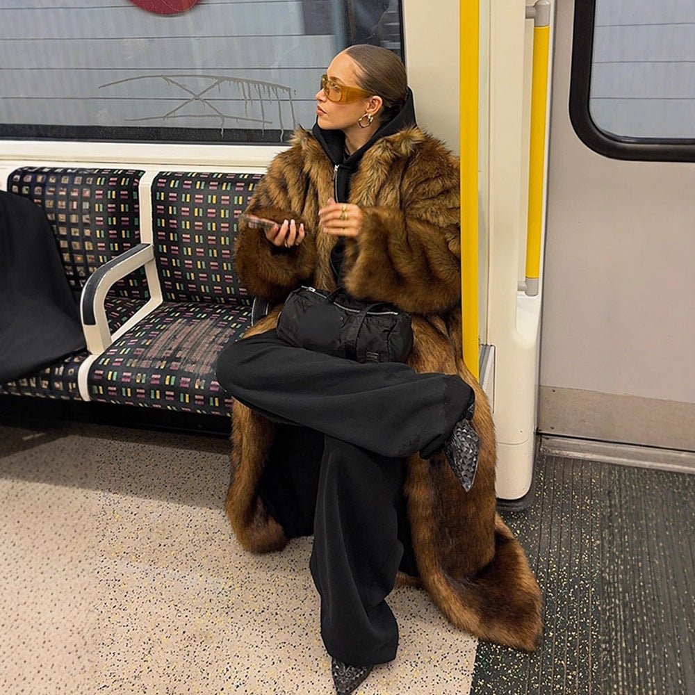 Women's Oversize Faux Fur Coat with Hood and Luxurious Fur Look Chichicherry - Chichicherry
