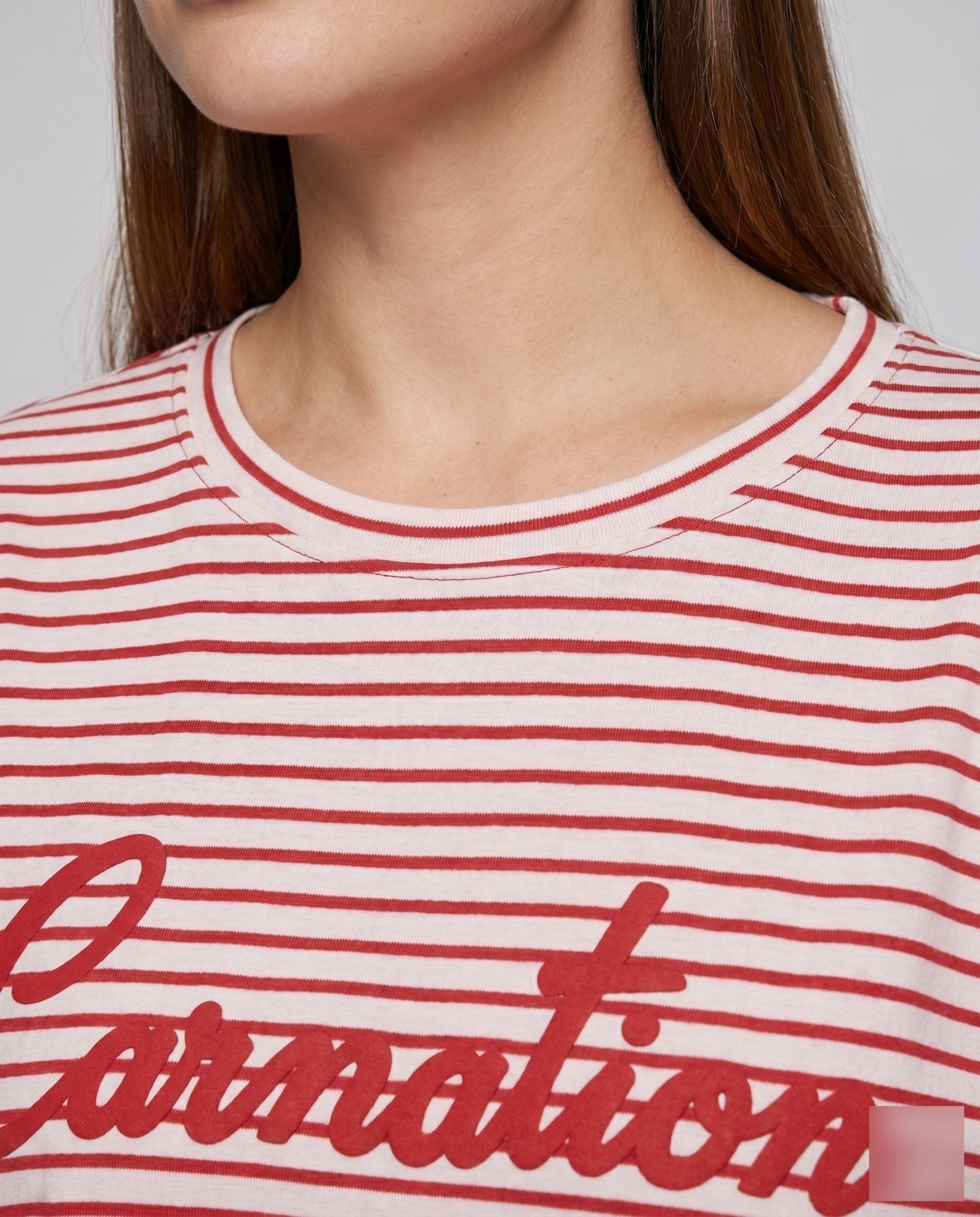 Women's Oversize Linen Sweater with Casual Script Print - Chichicherry