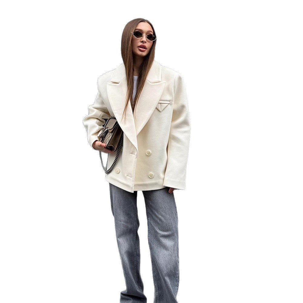 Women's Oversized Double-Breasted Short Blazer in Cocoon Cut made of Wool Blend Chichicherry - Chichicherry