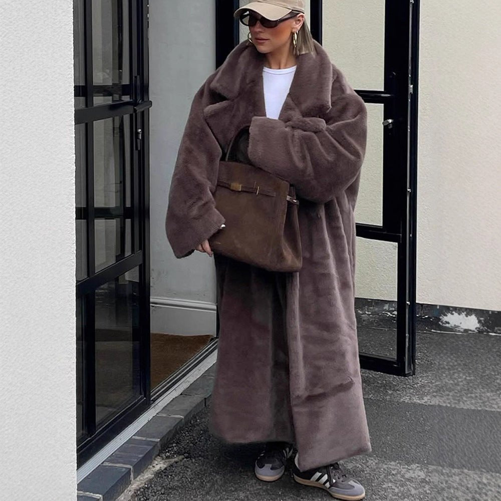 Women's Oversized Faux Fur Maxi Coat with Wide Lapels Chichicherry - Chichicherry