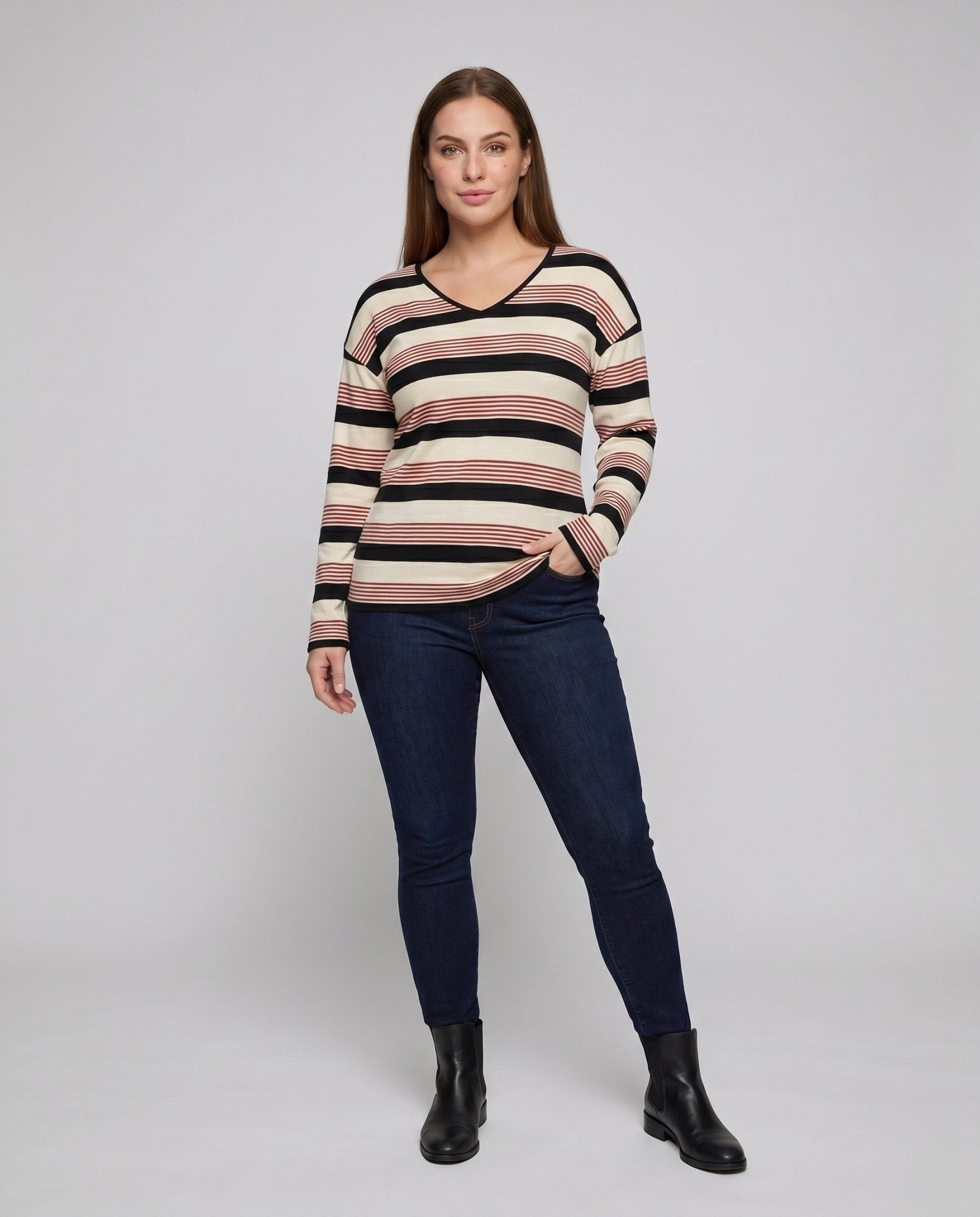 Women's oversized knit sweater with fashionable stripe pattern and casual cut - Chichicherry