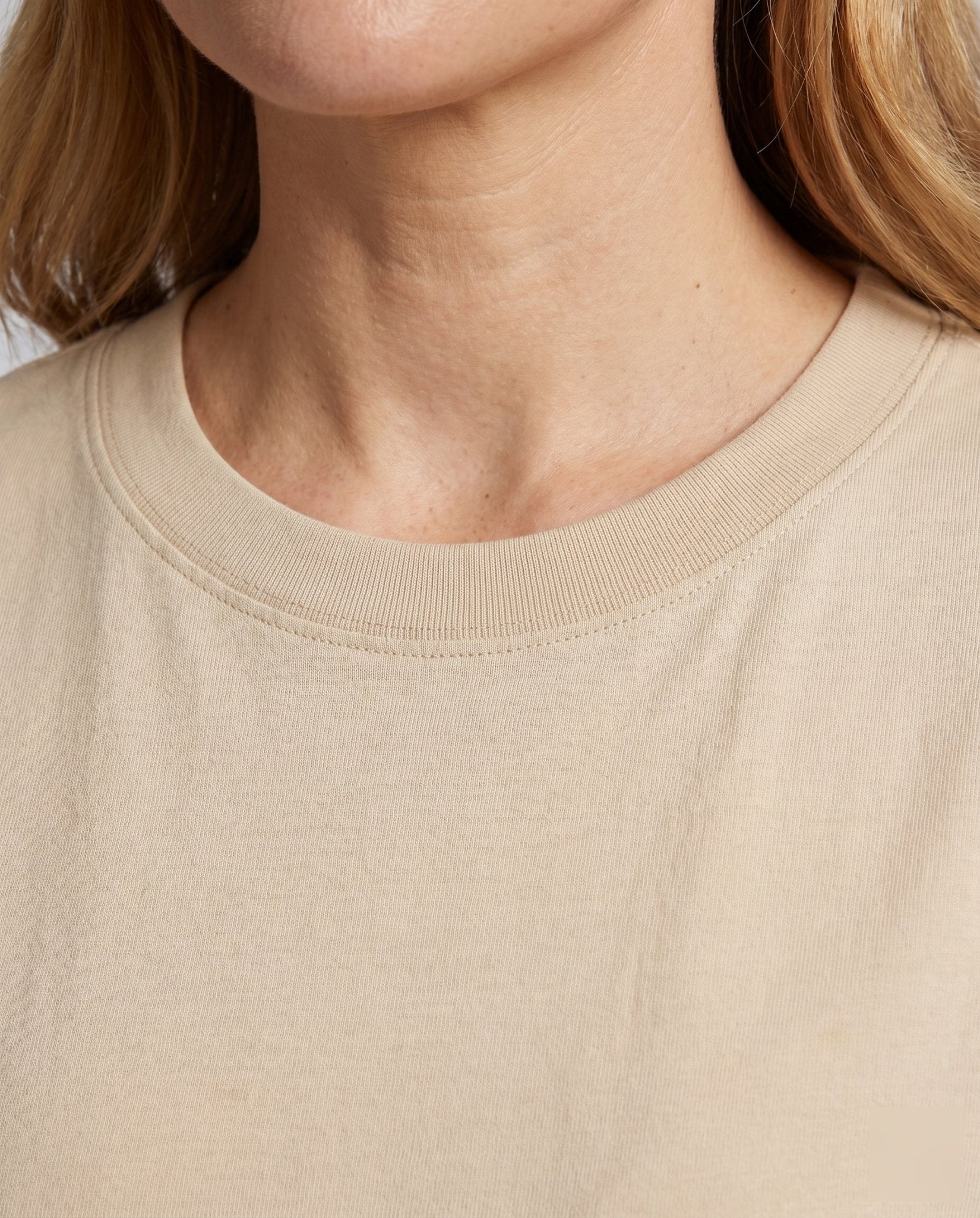 Women's oversized t-shirt with timeless cut and high-quality cotton - Chichicherry