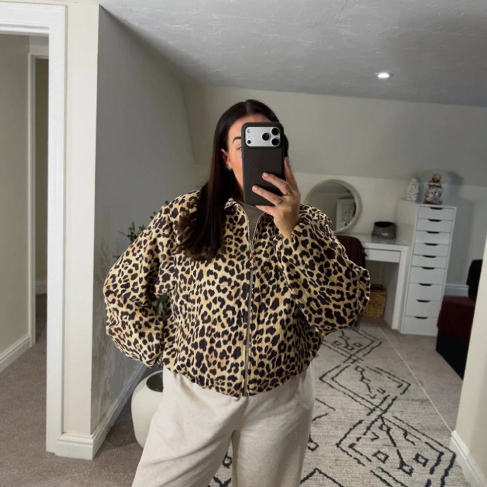 Women’s padded oversized bomber jacket with leopard print and stand-up collar Chichicherry - Chichicherry