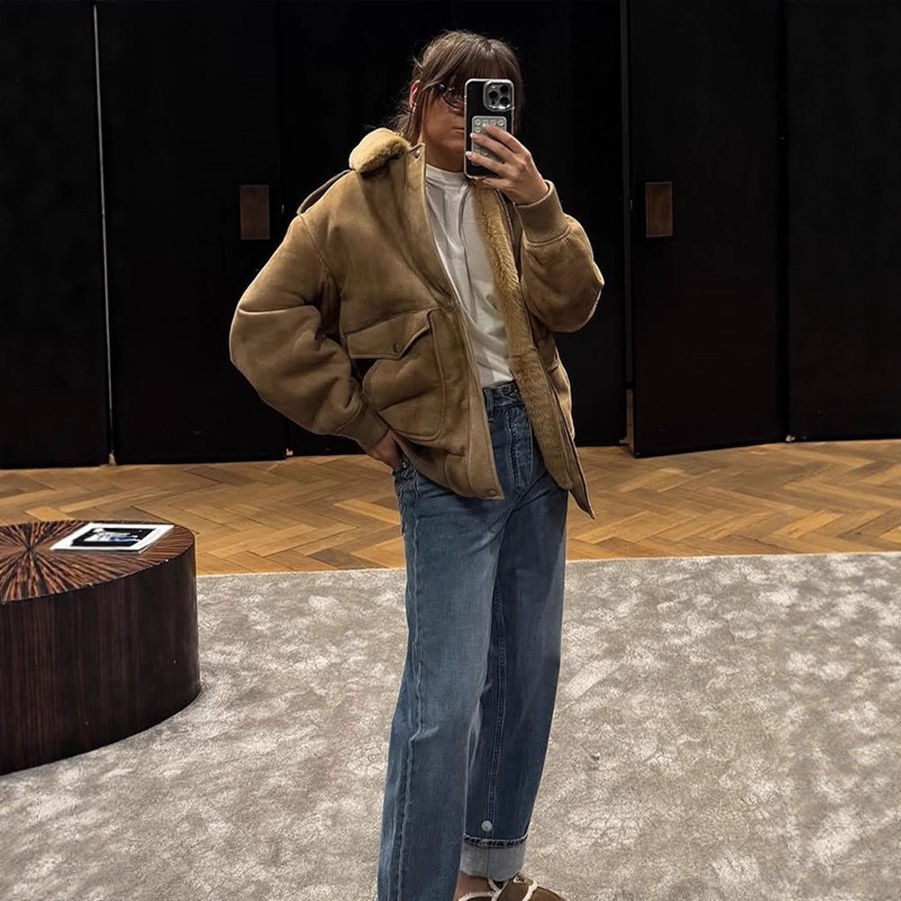 Women's pilot jacket made of suede imitation with removable faux fur collar and patch flap pockets Chichicherry - Chichicherry