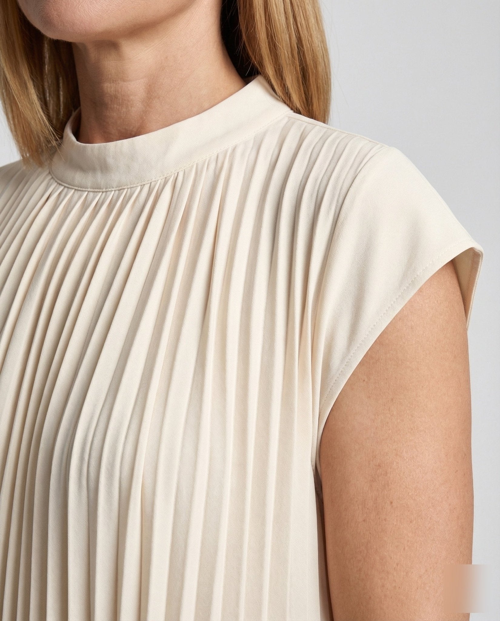 Women's Pleated A-Line Maxi Dress with Pockets - Chichicherry