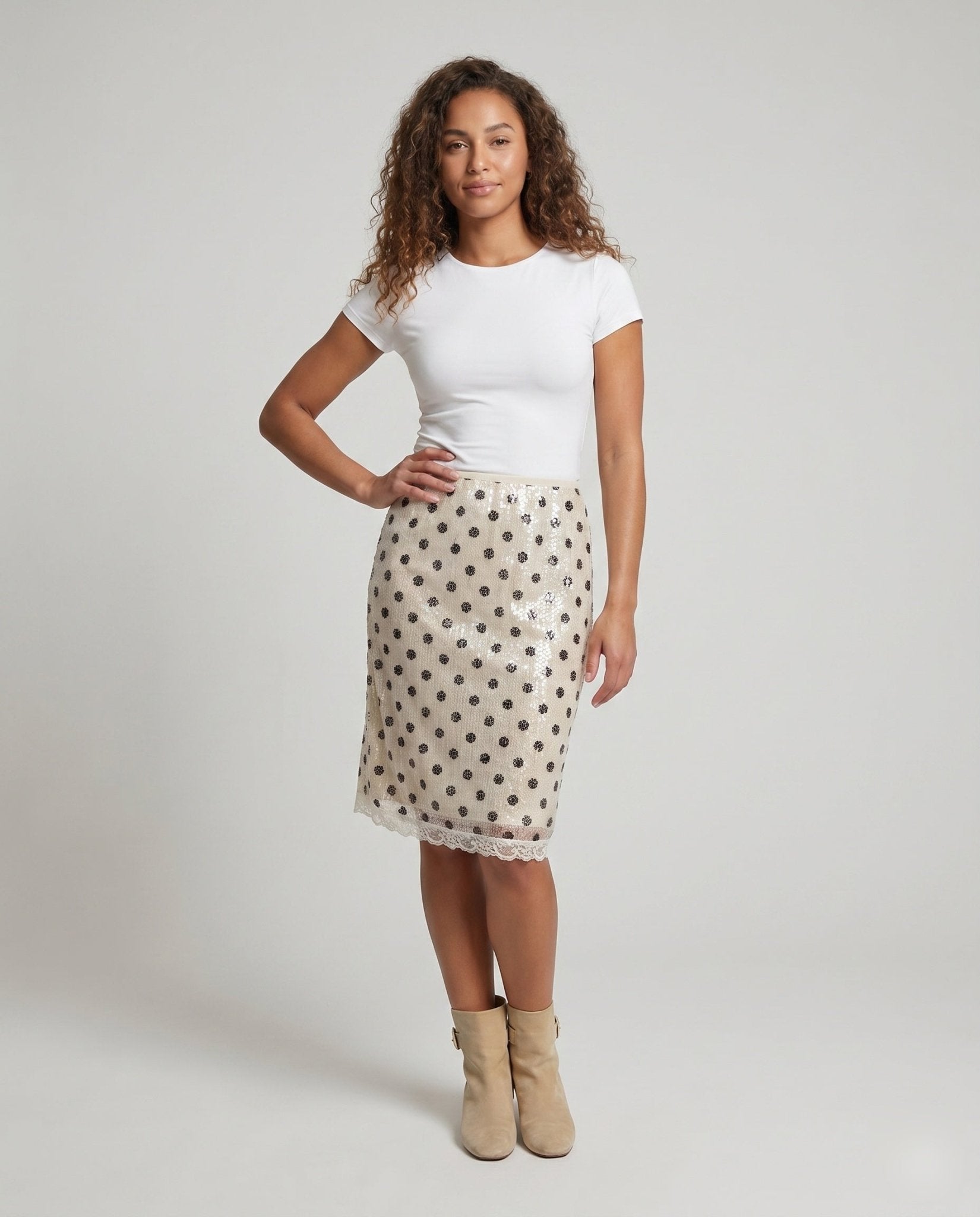 Women's polka dot skirt with lace trim and elastic waistband - Chichicherry