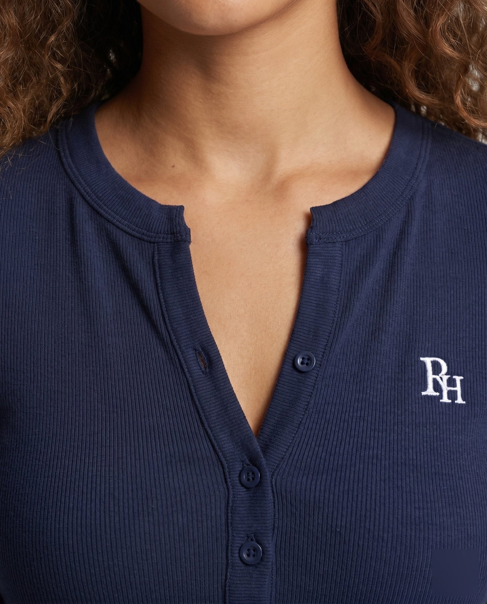 Women's polo shirt with buttonless front and fitted cut - Chichicherry