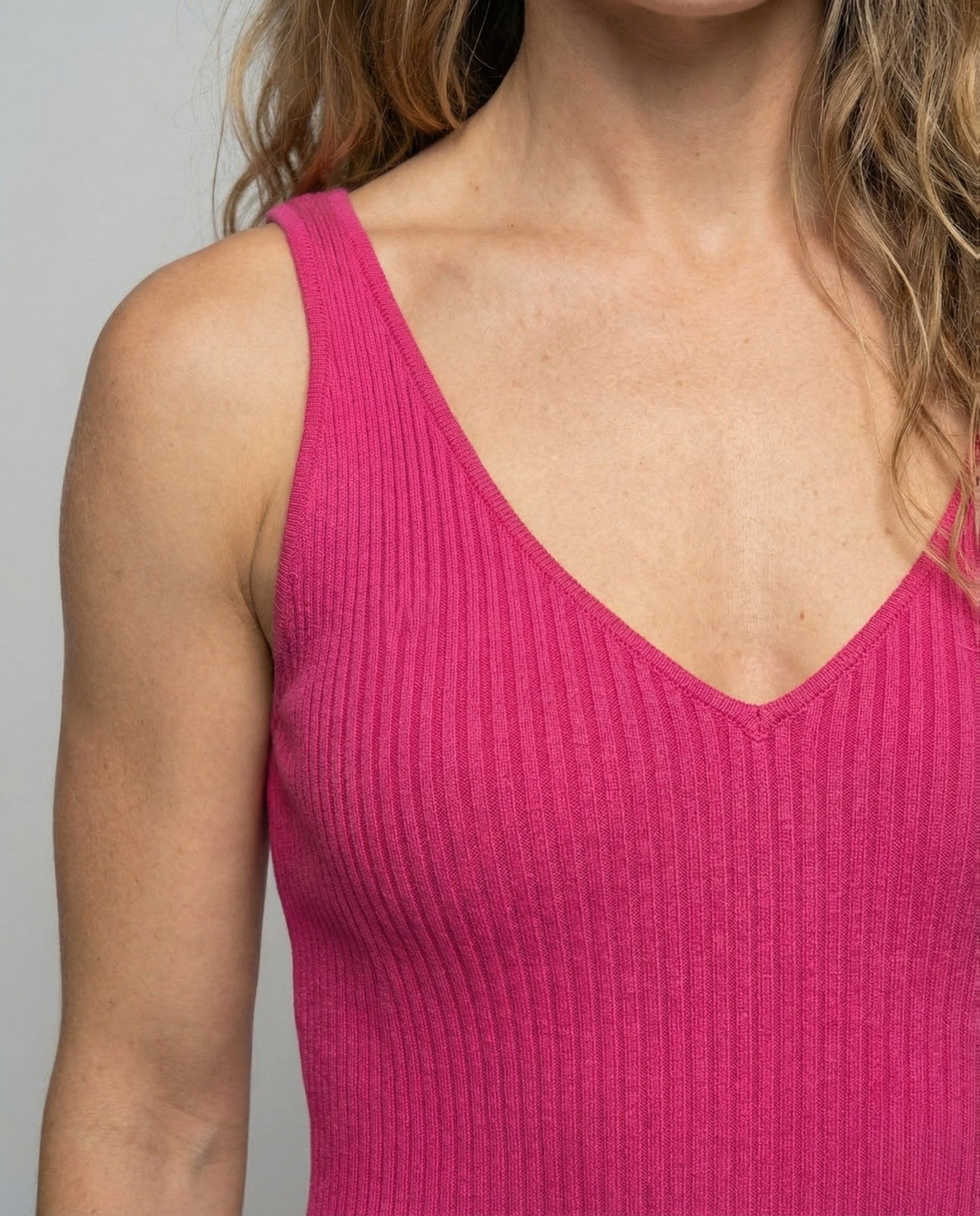 Women's Rib Knit Midi Dress V Neck - Chichicherry