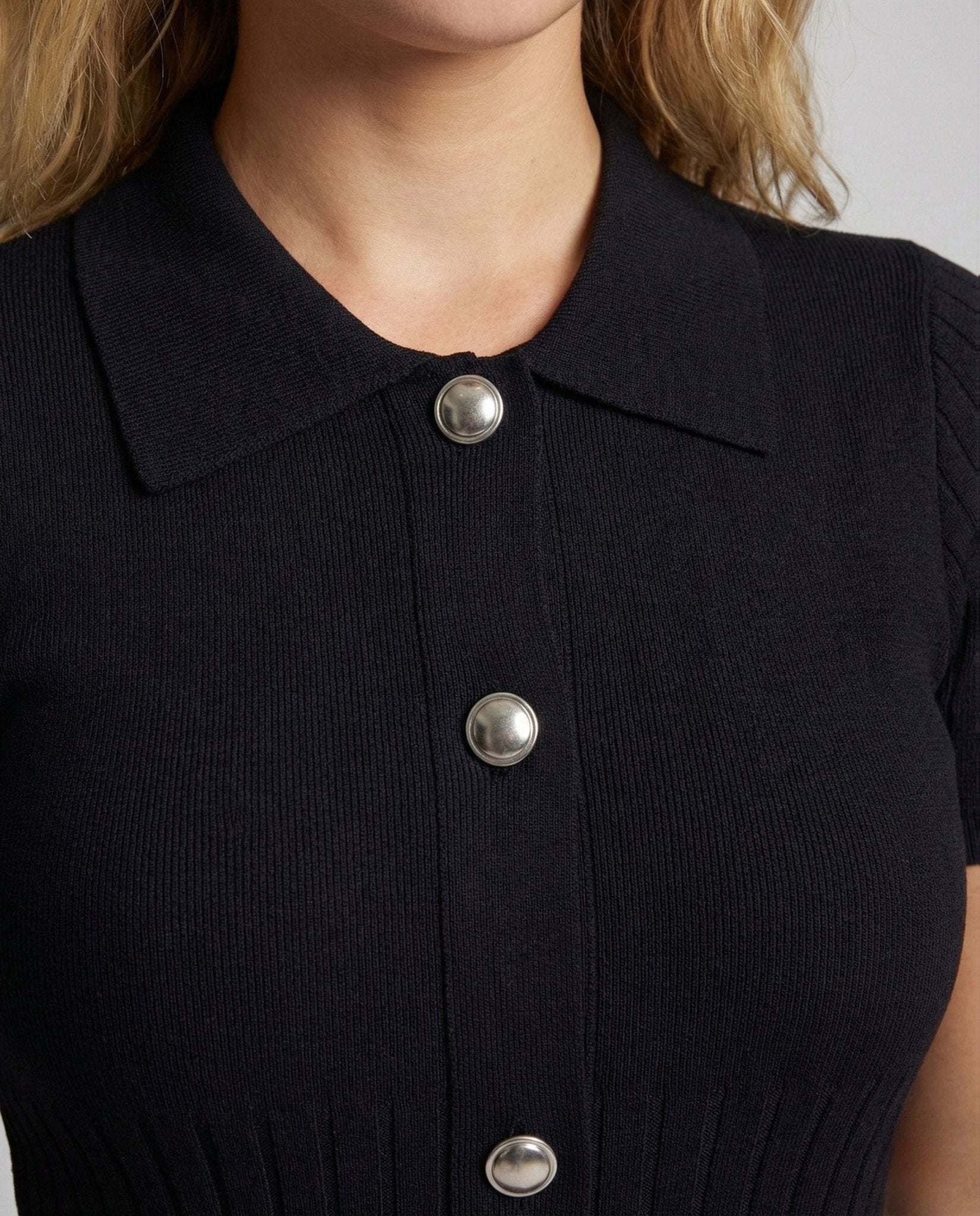 Women's ribbed knit dress with polo collar and button placket - Chichicherry
