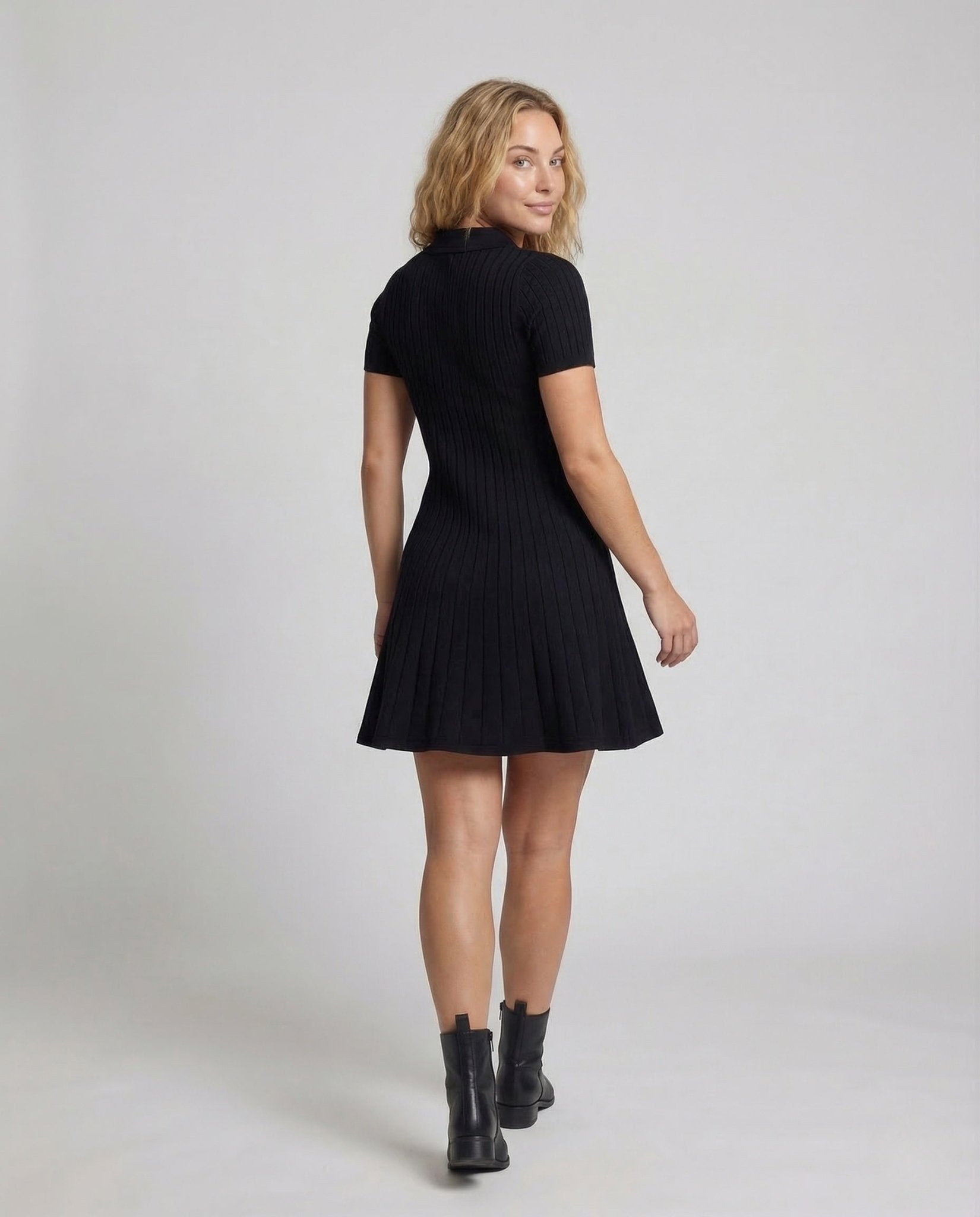 Women's ribbed knit dress with polo collar and button placket - Chichicherry