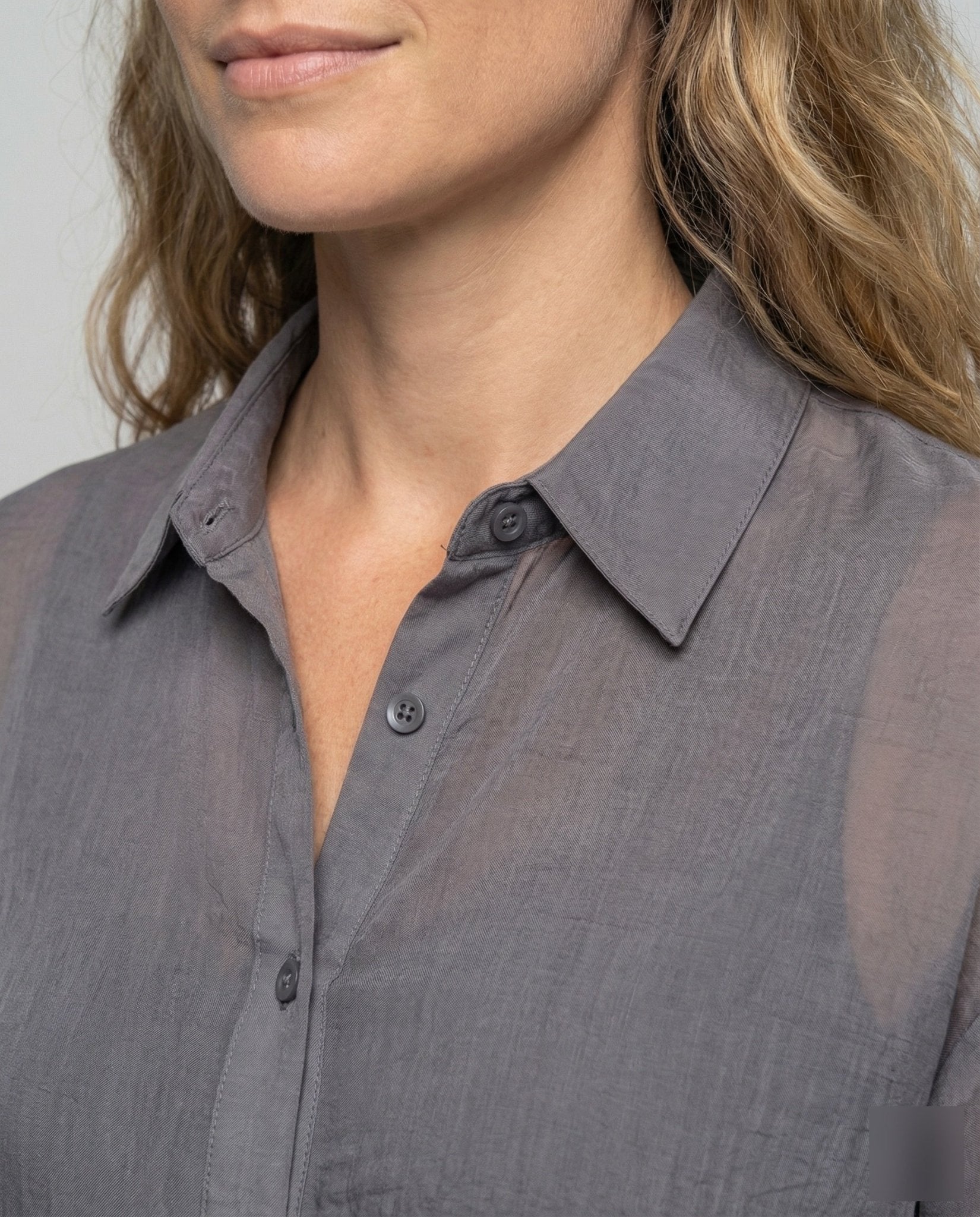Women’s satin blouse with back knot - Chichicherry