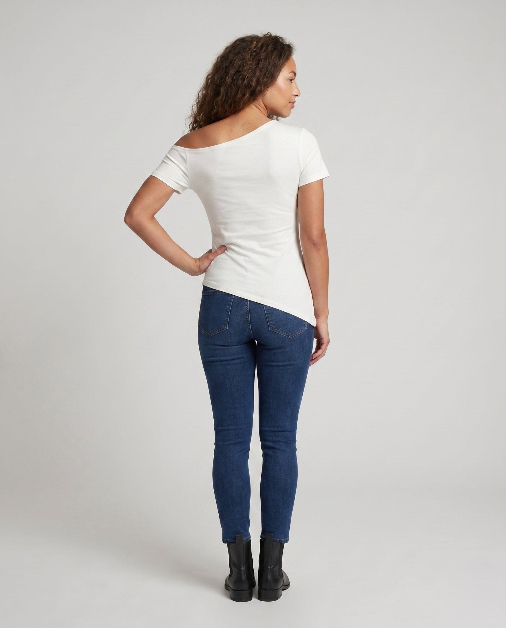 Women’s shirt with creative off-shoulder design - Chichicherry