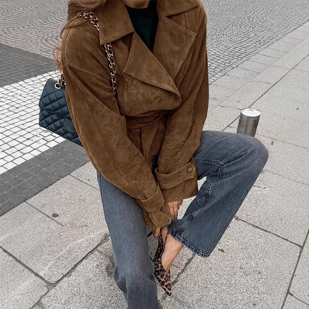 Women's short blazer in suede look with tie belt and boxy silhouette Chichicherry - Chichicherry