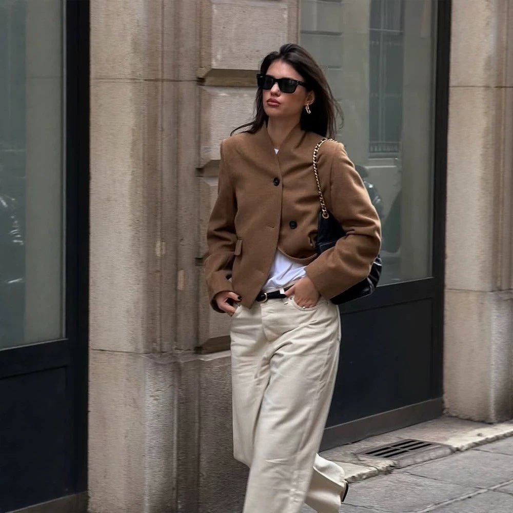 Women's short blazer made of wool blend with stand-up collar, boxy silhouette & three buttons Chichicherry - Chichicherry