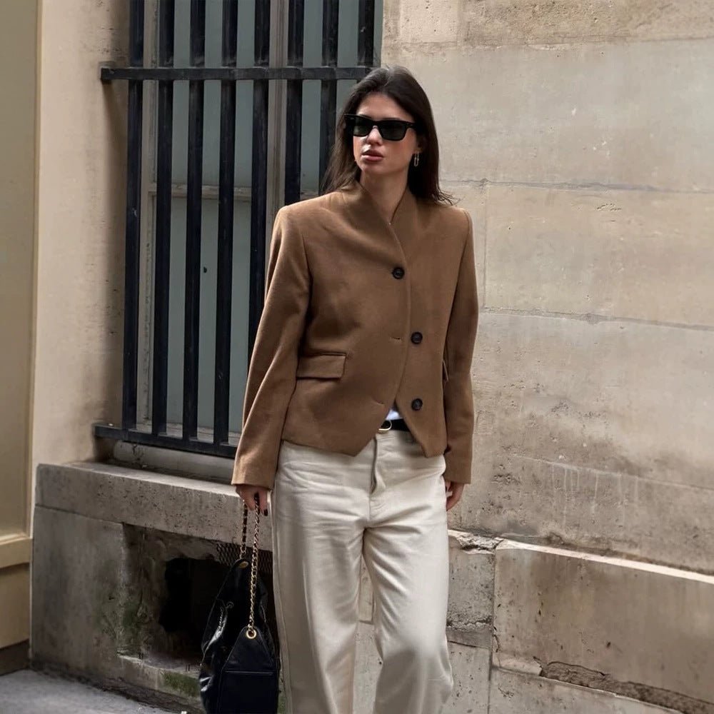Women's short blazer made of wool blend with stand-up collar, boxy silhouette & three buttons Chichicherry - Chichicherry