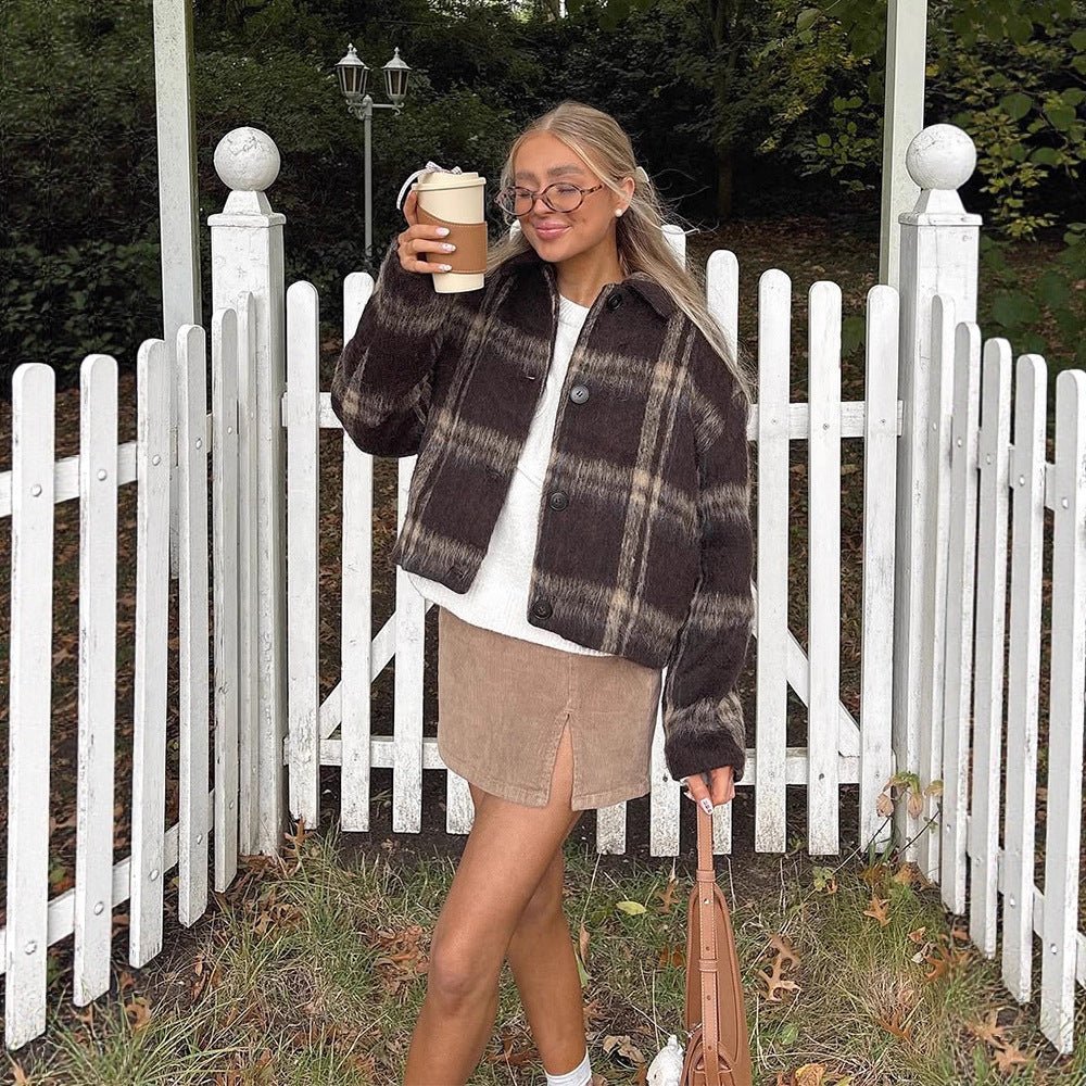 Women's short checkered bouclé jacket with boxy silhouette and button placket Chichicherry - Chichicherry