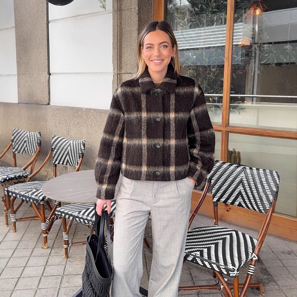 Women's short checkered bouclé jacket with boxy silhouette and button placket Chichicherry - Chichicherry