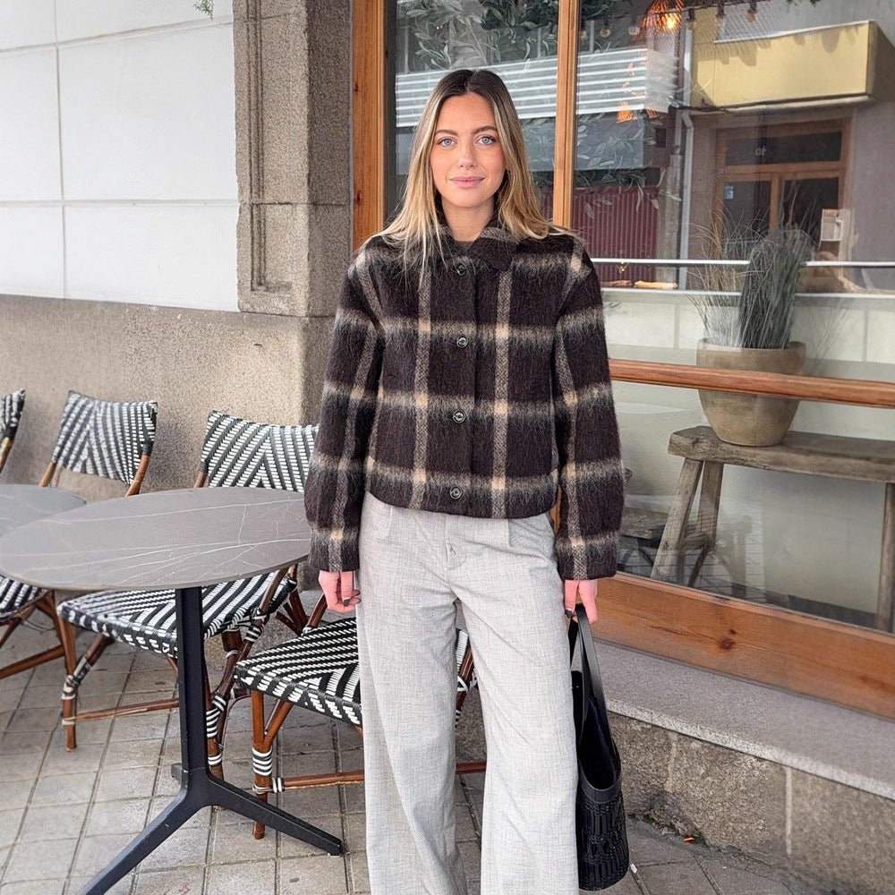 Women's short checkered bouclé jacket with boxy silhouette and button placket Chichicherry - Chichicherry