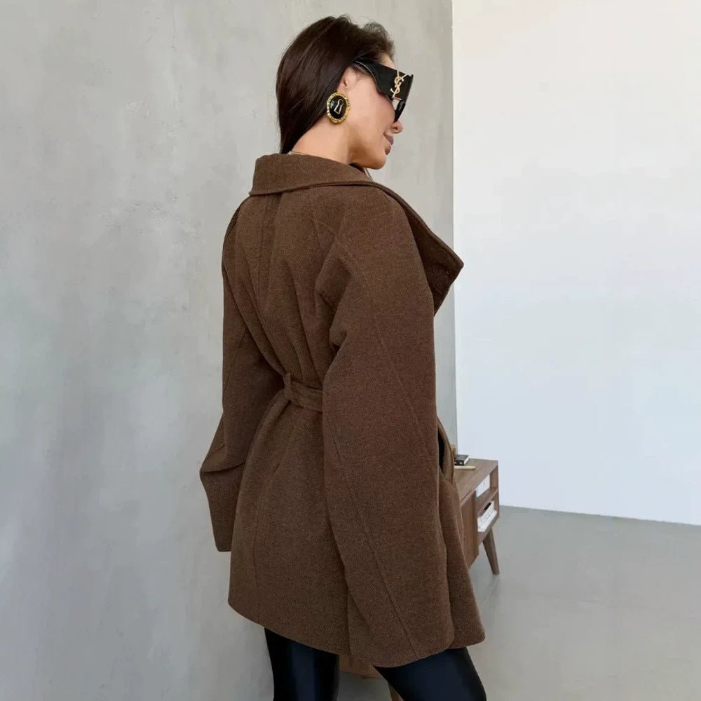 Women's short coat in cocoon cut made of wool blend with oversized shawl collar and tie belt Chichicherry - Chichicherry