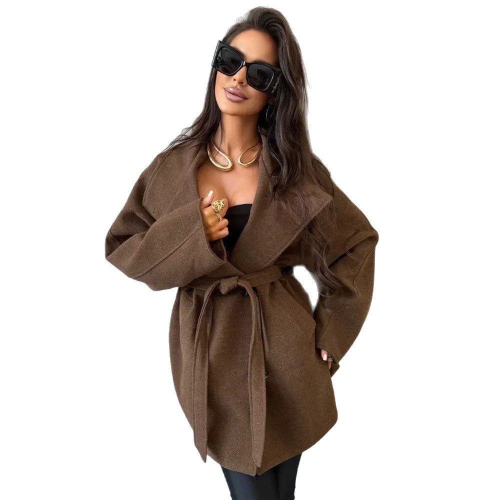 Women's short coat in cocoon cut made of wool blend with oversized shawl collar and tie belt Chichicherry - Chichicherry