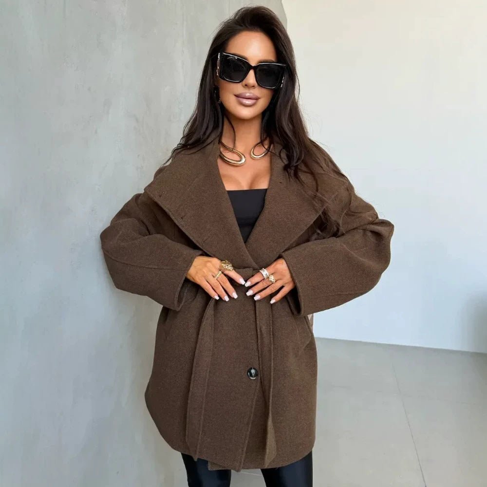 Women's short coat in cocoon cut made of wool blend with oversized shawl collar and tie belt Chichicherry - Chichicherry