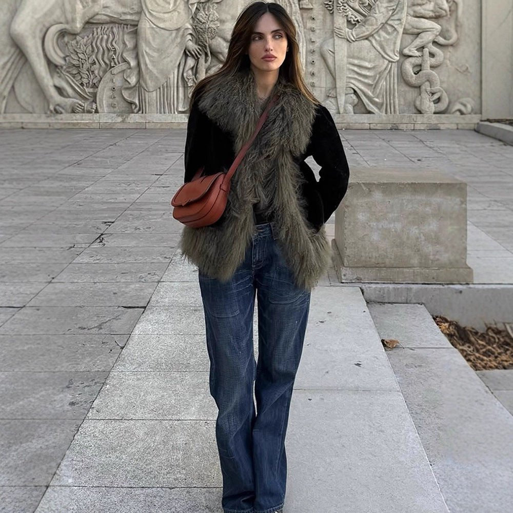 Women's short coat made of artificial fur with voluminous curl trim Chichicherry - Chichicherry