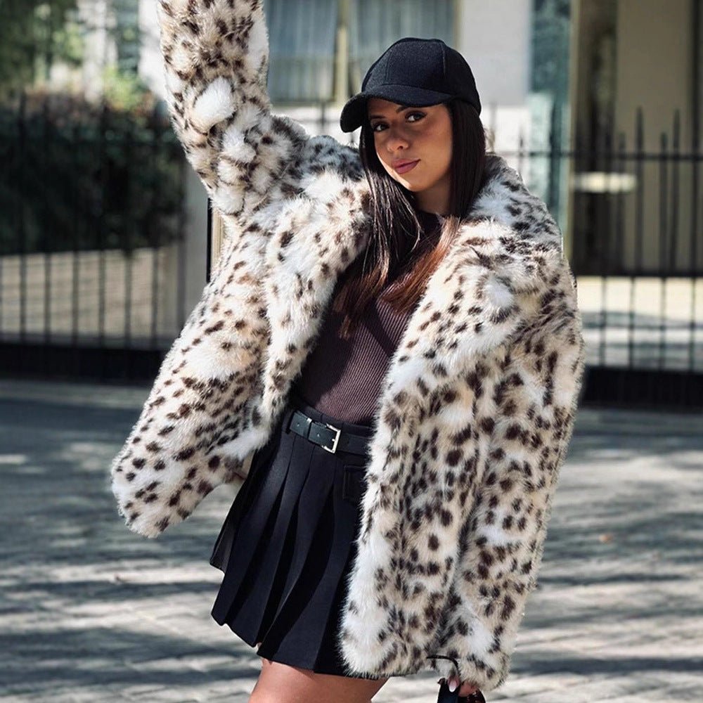 Women's short coat made of vegan high-pile faux fur with leopard print Chichicherry - Chichicherry