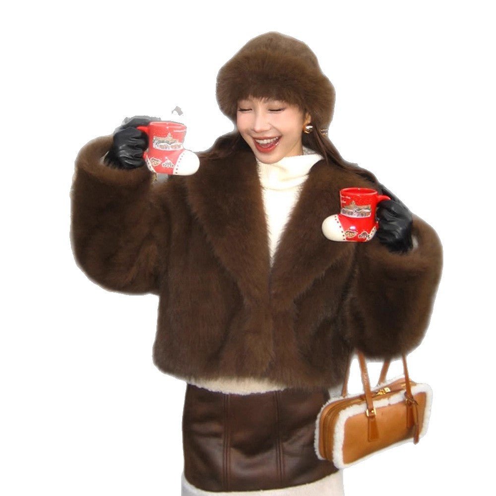 Women's short coat made of vegan high-pile faux fur with oversized shawl collar Chichicherry - Chichicherry