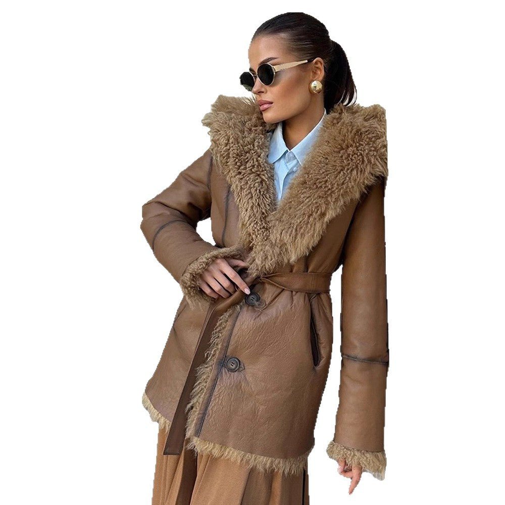 Women’s short coat made of voluminous bouclé faux fur with wrap and waist belt Chichicherry - Chichicherry