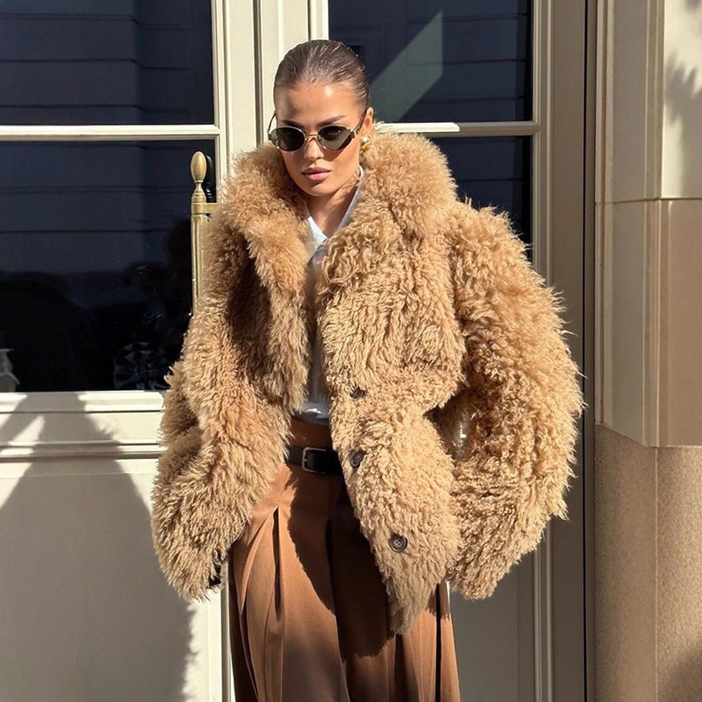 Women’s short coat made of voluminous bouclé faux fur with wrap and waist belt Chichicherry - Chichicherry