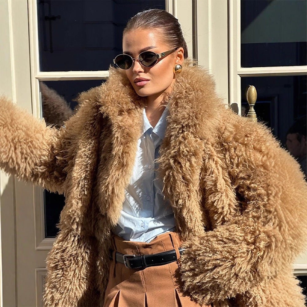 Women’s short coat made of voluminous bouclé faux fur with wrap and waist belt Chichicherry - Chichicherry