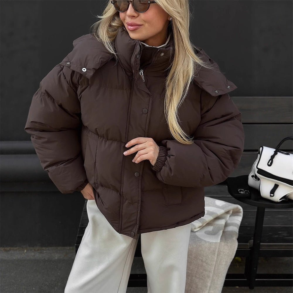 Women's short-cut oversized quilted jacket with high stand-up collar and concealed snap button placket Chichicherry - Chichicherry