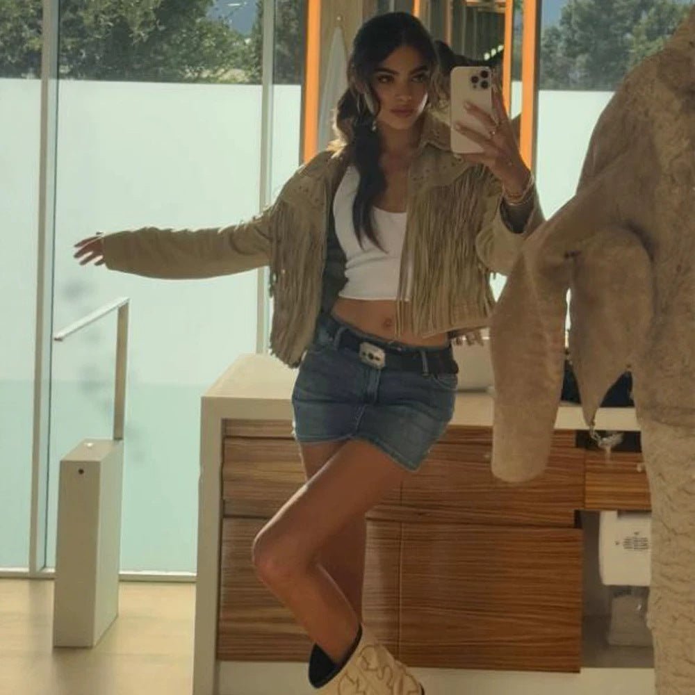 Women's Short Fringe Suede Jacket in Western Style with Decorative Stitches and Studs Chichicherry - Chichicherry