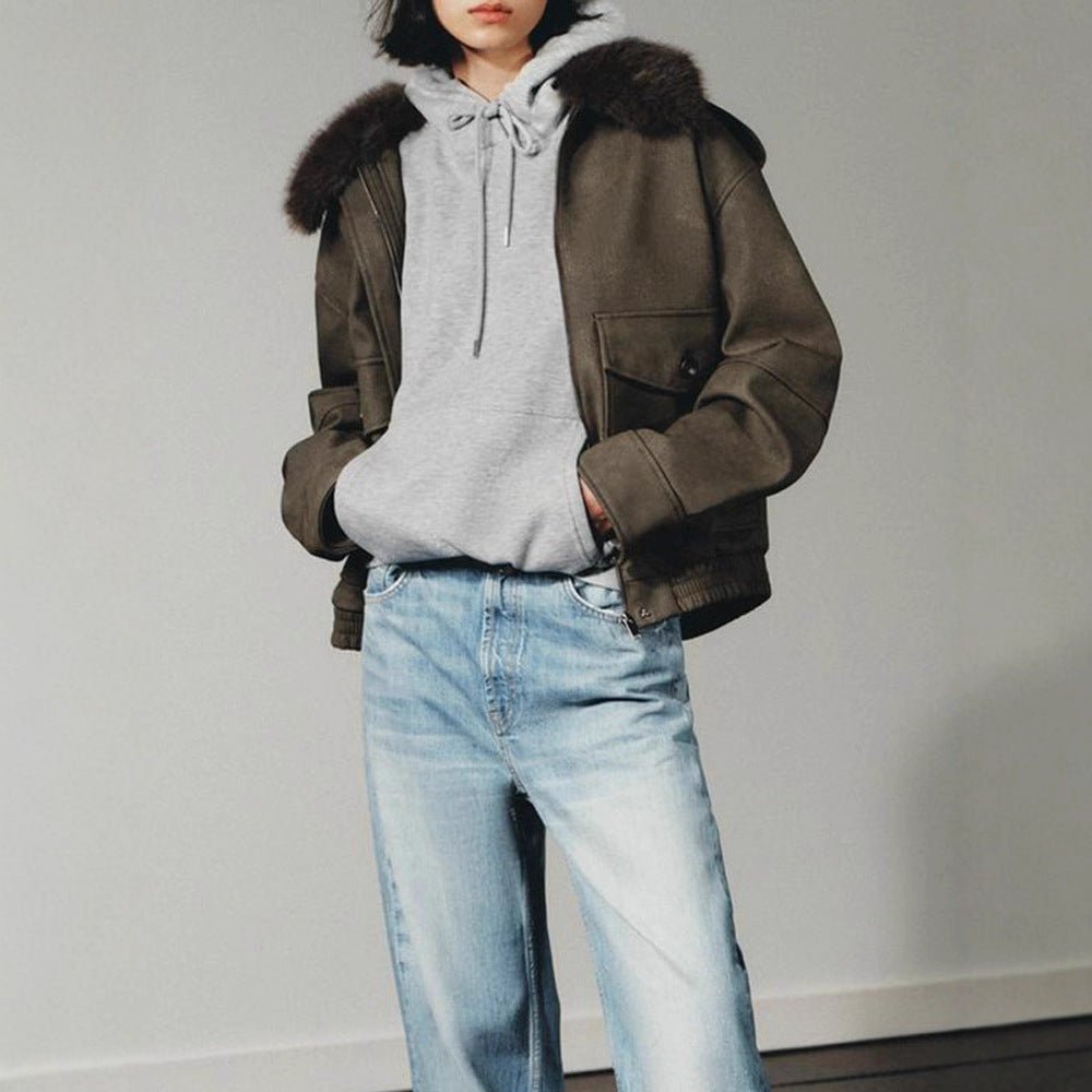 Women's short jacket in aviator style with faux fur hood and patch pockets Chichicherry - Chichicherry