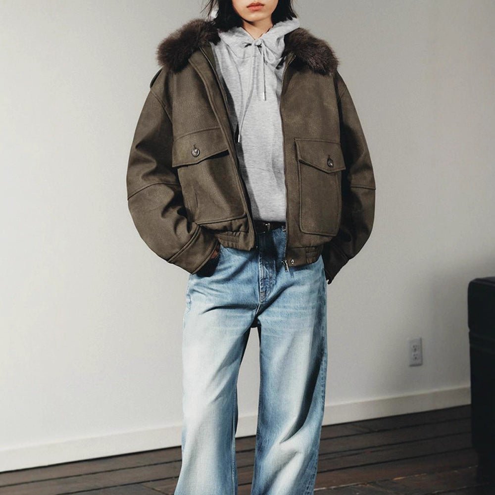 Women's short jacket in aviator style with faux fur hood and patch pockets Chichicherry - Chichicherry