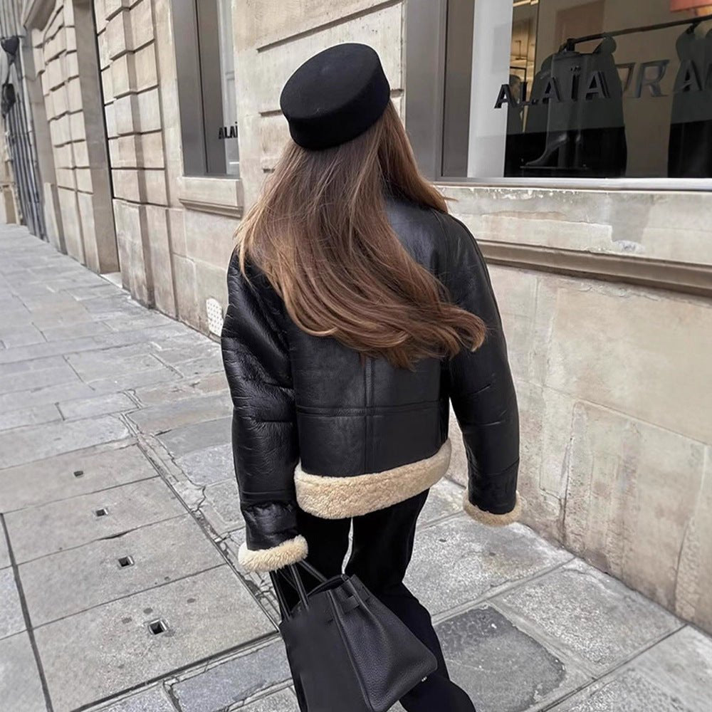 Women's short jacket in aviator style with teddy lining and double-breasted snap front Chichicherry - Chichicherry