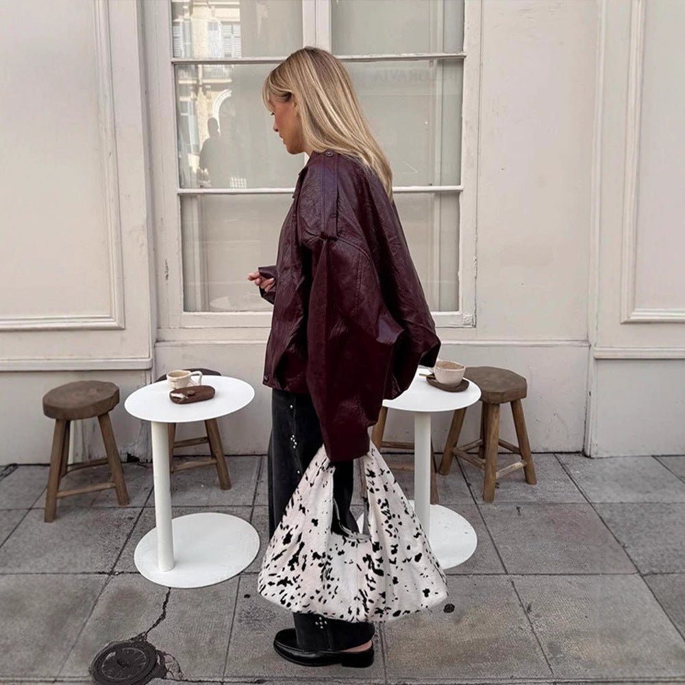 Women's short jacket in glossy patent look with boxy silhouette and dropped shoulders Chichicherry - Chichicherry