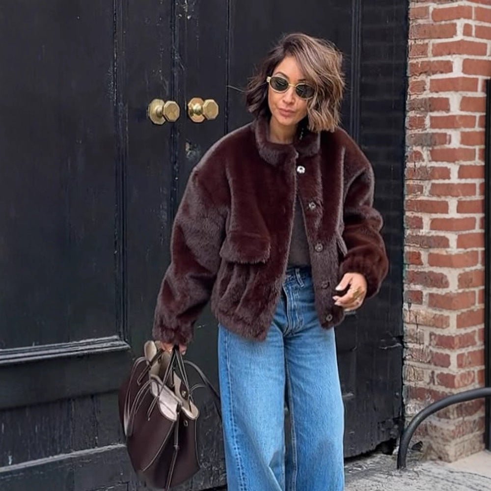 Women’s short jacket in teddy faux fur with boxy silhouette and patch pocket Chichicherry - Chichicherry