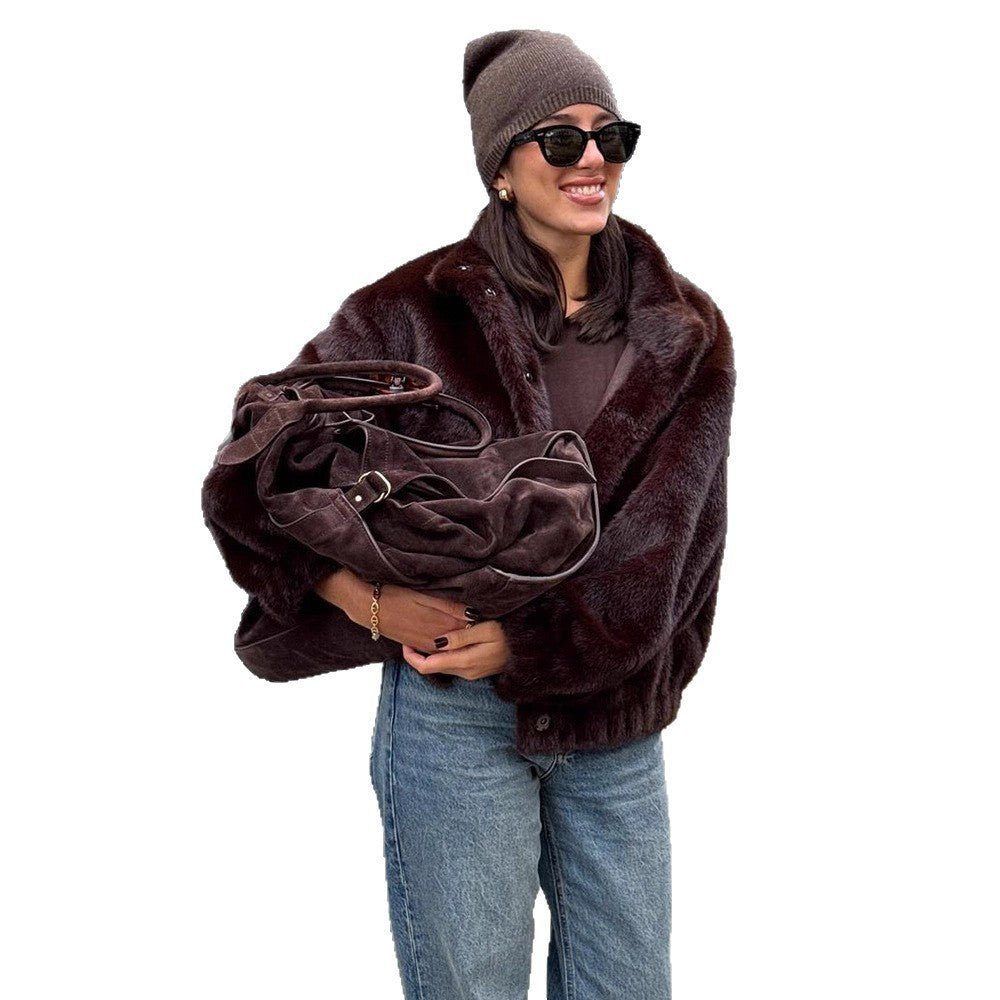 Women’s short jacket in teddy faux fur with boxy silhouette and patch pocket Chichicherry - Chichicherry