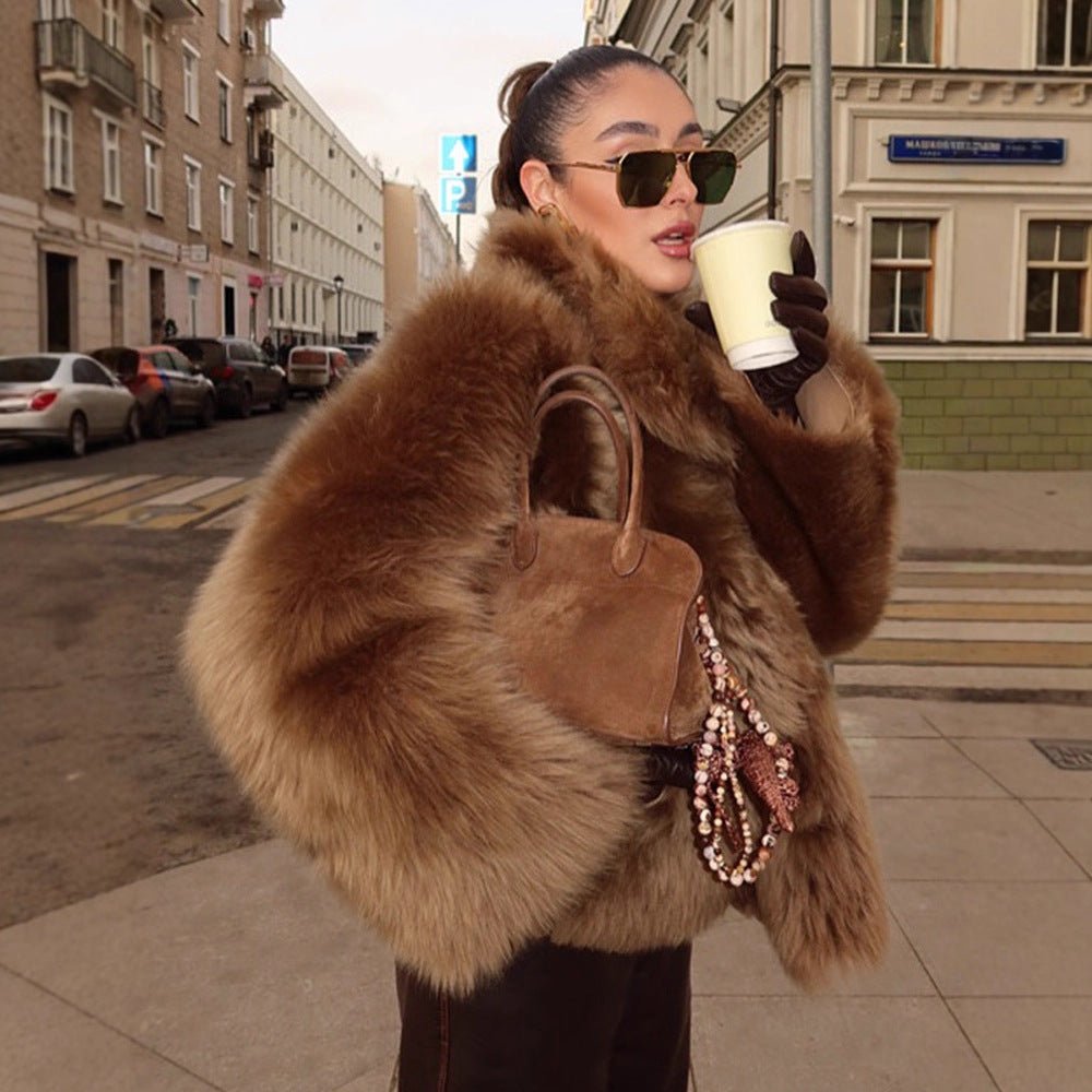 Women's short jacket in teddy style with voluminous shawl collar and soft faux fur texture Chichicherry - Chichicherry