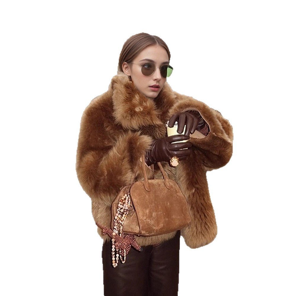 Women's short jacket in teddy style with voluminous shawl collar and soft faux fur texture Chichicherry - Chichicherry
