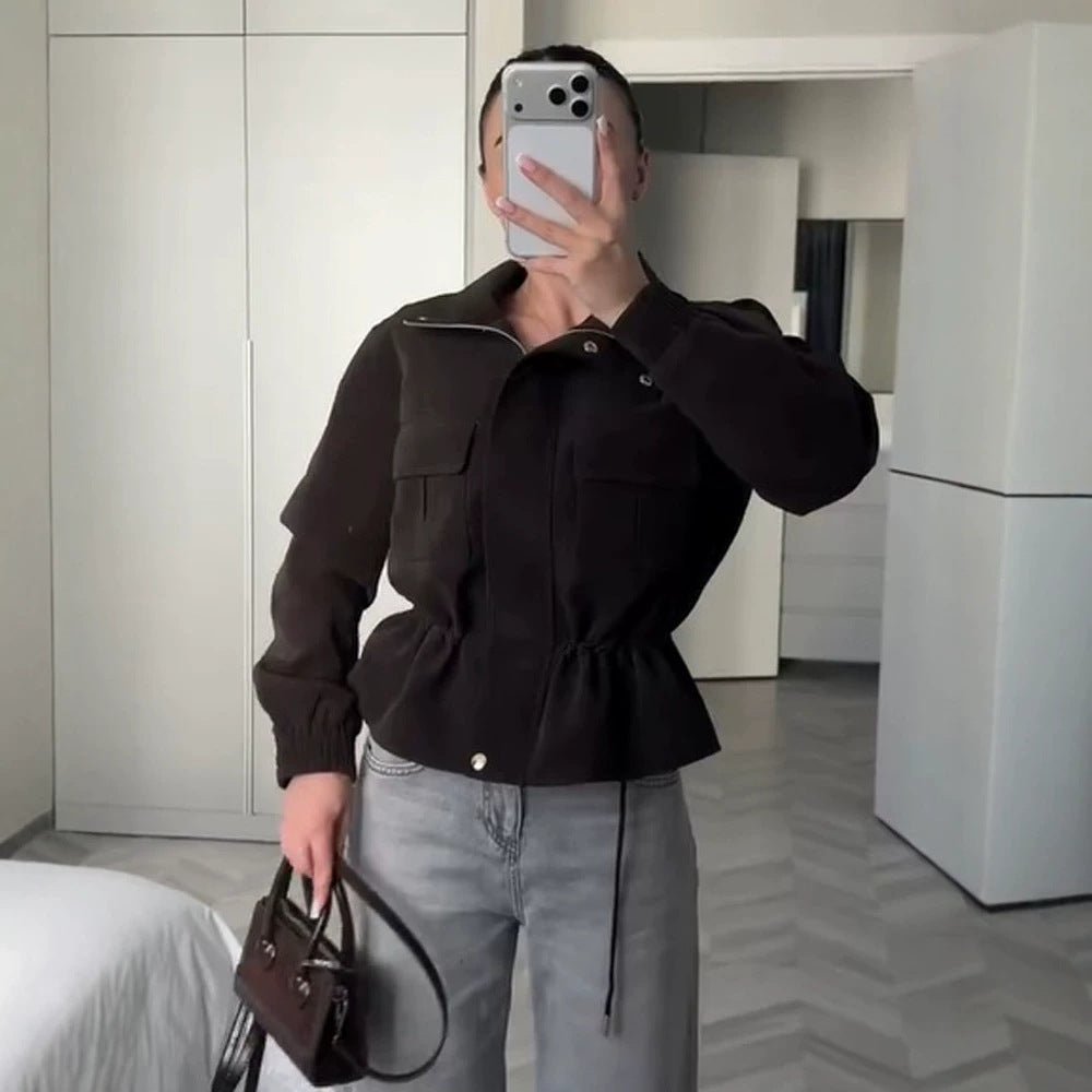 Women’s short jacket in utility style with waist drawstring and stand-up collar Chichicherry - Chichicherry