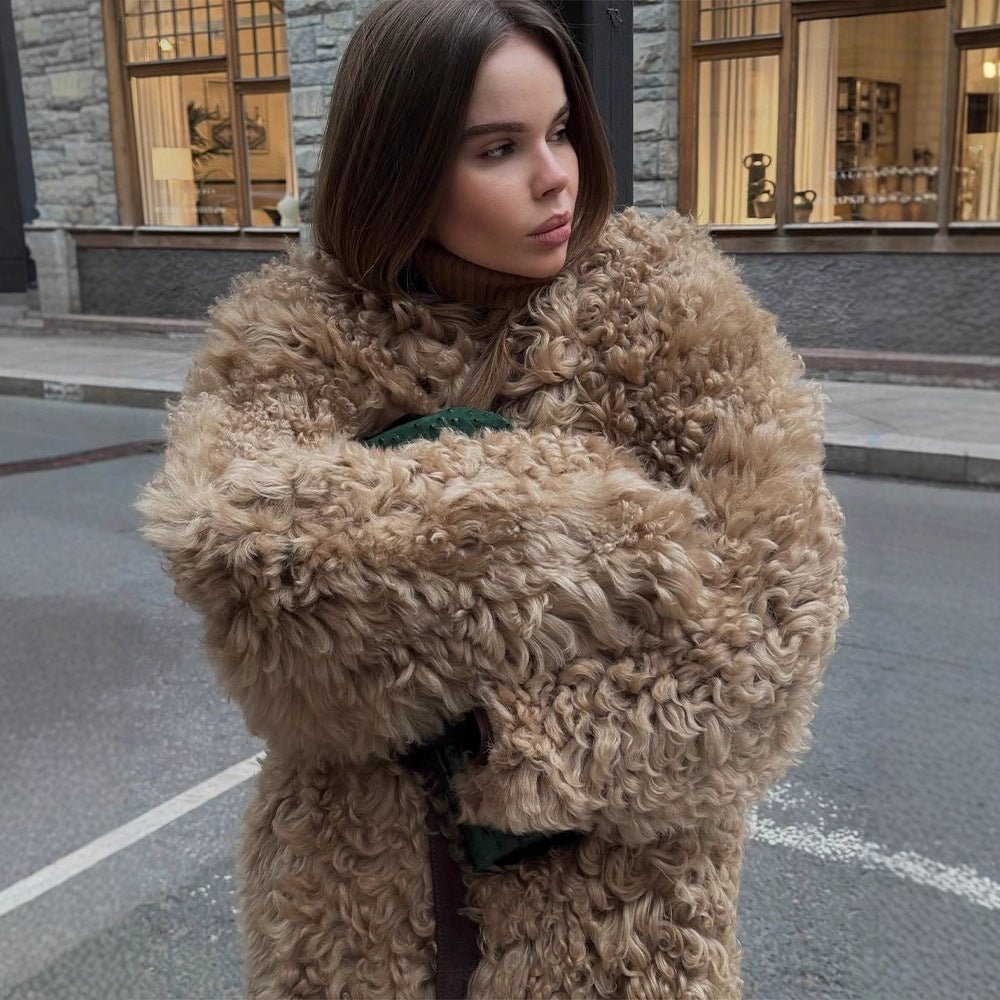 Women's short jacket made of curly teddy faux fur with oversized cut Chichicherry - Chichicherry